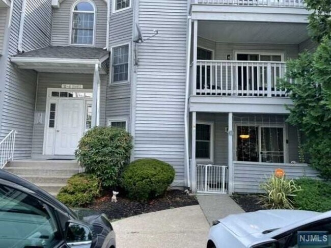 Building Photo - 55 Quartz Ln