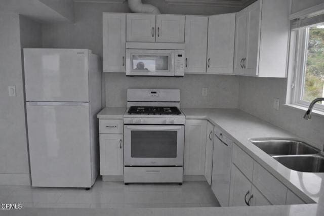 Building Photo - 3309 Hilltop Dr