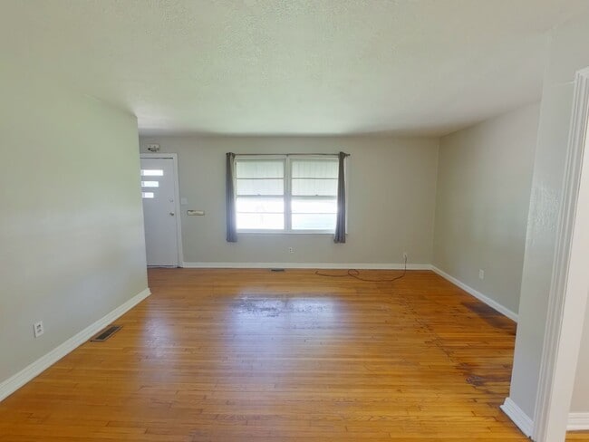 Building Photo - 1517 N Piatt Ave