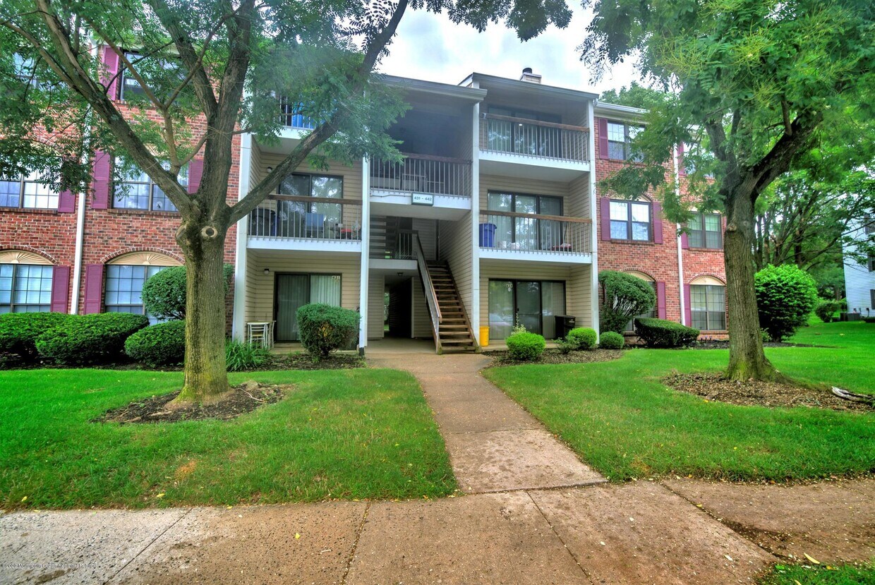 442 Danbury Ln, East Brunswick, NJ 08816 Condo for Rent in East