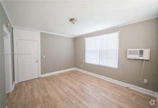 Building Photo - 119 Menores Ave