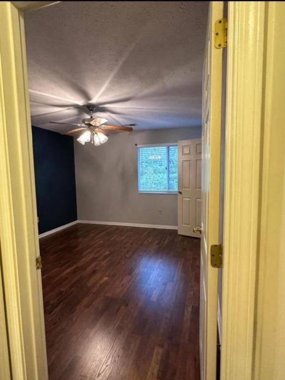 Building Photo - 480 Lakeview Dr