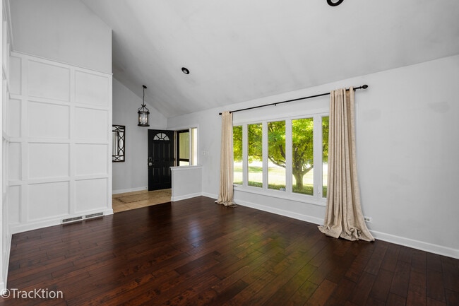 Building Photo - 11S639 McGrath Ln