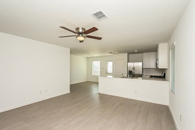 Building Photo - 10721 Revolver Dr