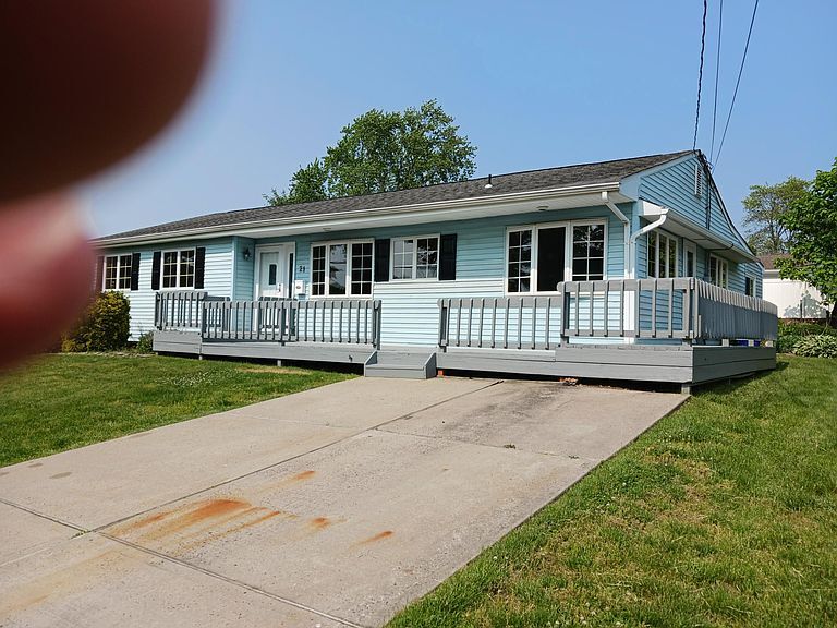 Primary Photo - 21 Princeton Rd
