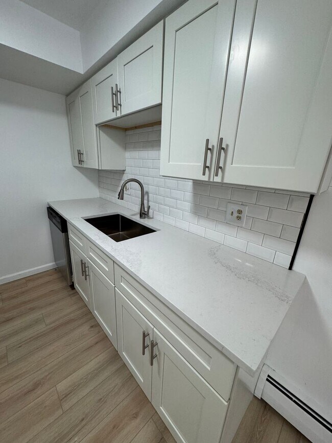 Foto del edificio - 40365 Plymouth Rd