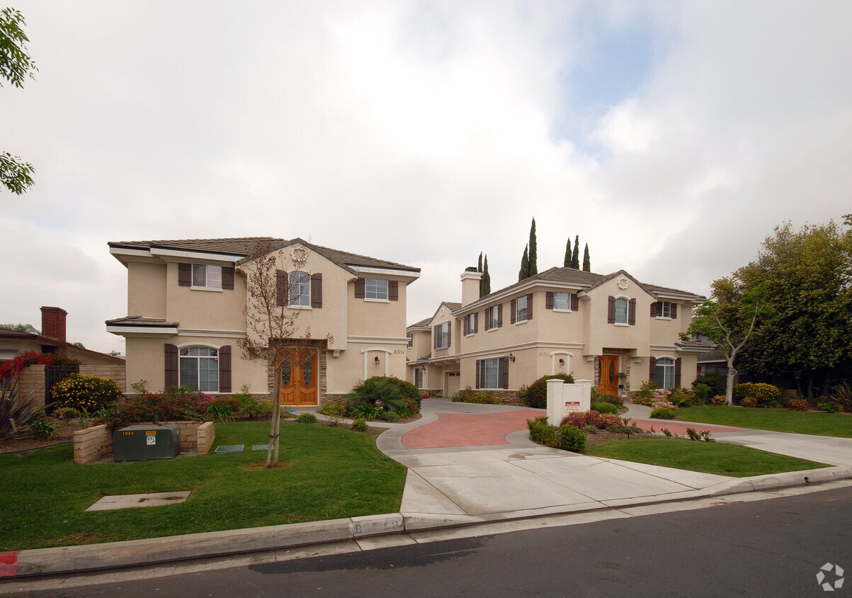 Primary Photo - 827 La Cadena Ave