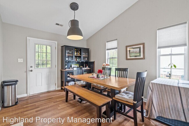Foto del edificio - 3 br, 2 bath House - 2820 Red Adler Ct.