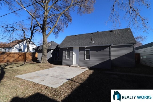 Building Photo - Cozy One Bed One Bath Home