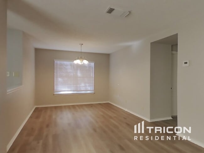 Foto del edificio - 8230 Longhorn Ridge Dr