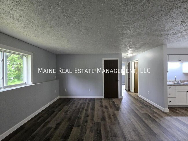 Foto del edificio - 16 Hillside Ln