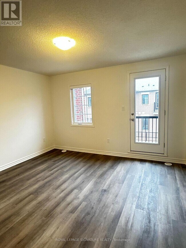 Photo du bâtiment - 1259 Lily Cres