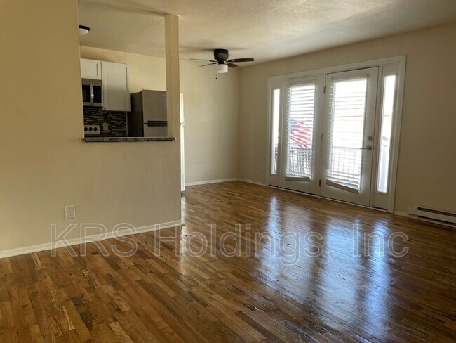 Building Photo - 946 West Oceanview Avenue
