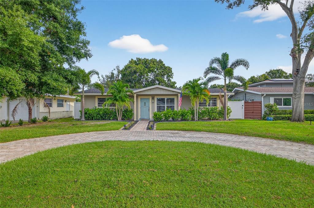 Foto principal - 637 41st Ave NE