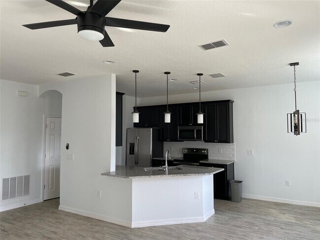 Foto del edificio - 3312 Wolf Run Rd