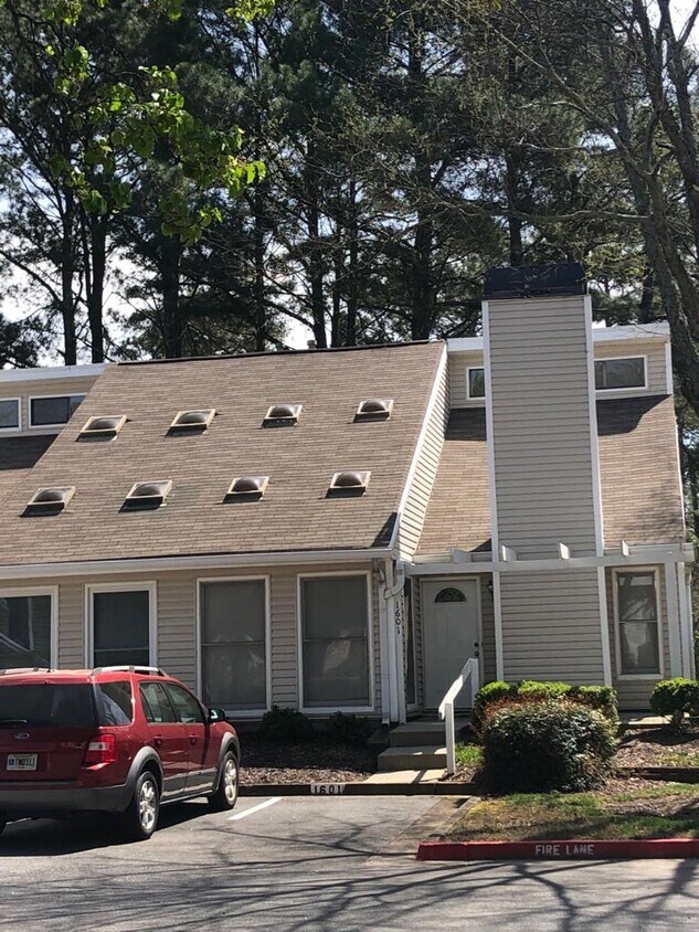 Primary Photo - 1609 Homestead Trl