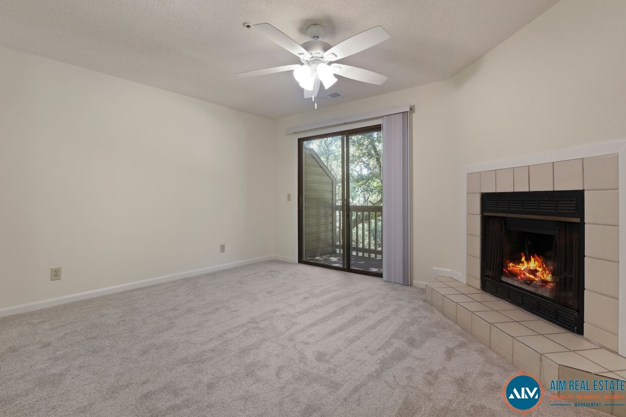 Primary Photo - Updated Wyndemere Condo at Yacht Cove – Fr...
