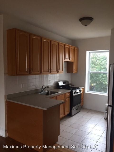 Foto del edificio - 3 br, 1 bath Apartment - 78 East 4th St