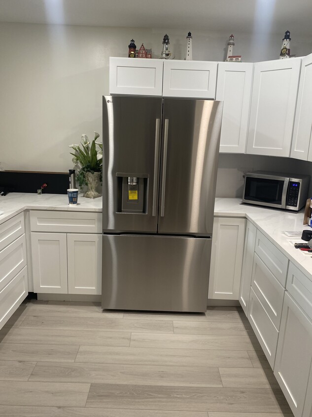 Foto principal - 571 SW South River Dr