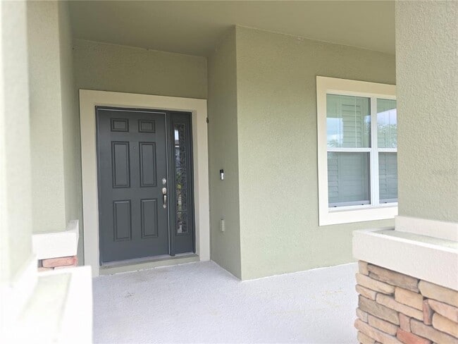 Foto del edificio - 17545 Buckingham Garden Dr