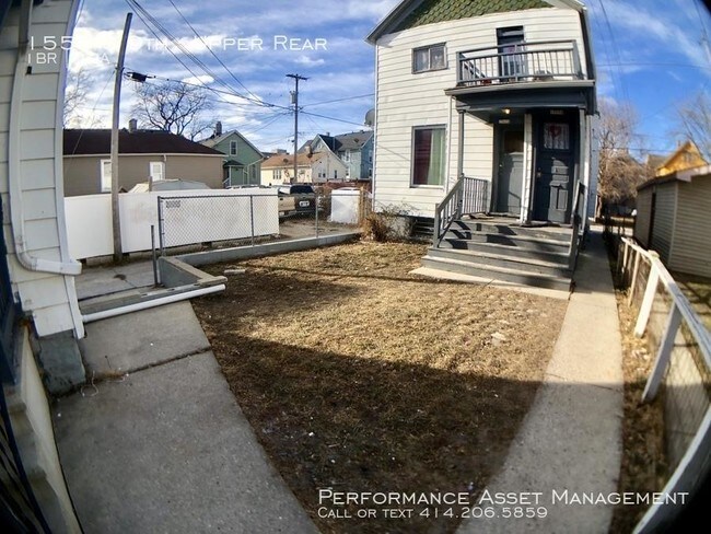 Building Photo - 1 bedroom in Milwaukee WI 53204