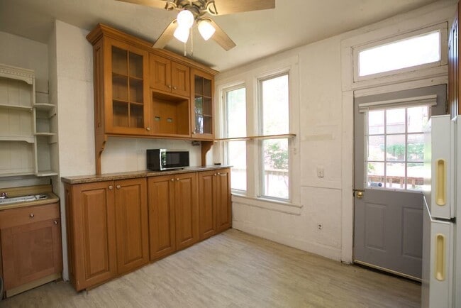 Building Photo - 1526 N Elston Ave