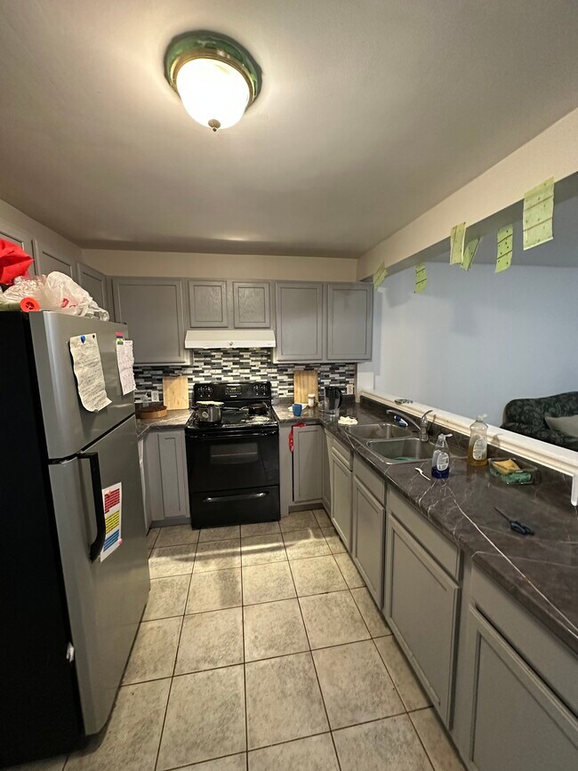 Building Photo - 230 Rankin Av