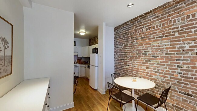 Foto del edificio - Super cute North End 2 bed with exposed br...