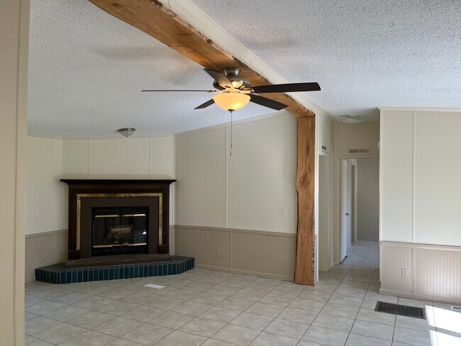 Foto del edificio - 676 Ellenberg Rd