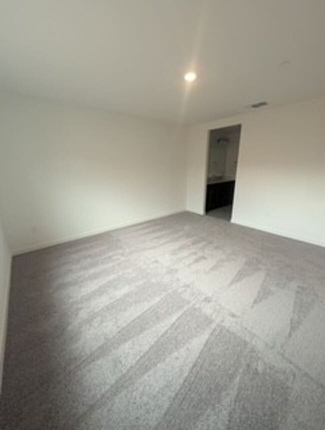 Building Photo - Brand New Townhouse for Rent