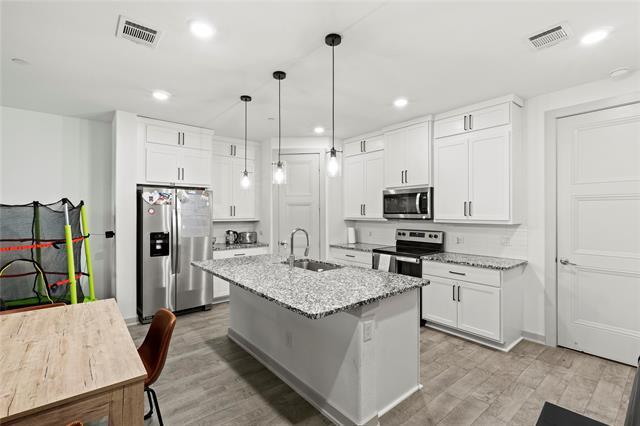 Building Photo - 545 Eiseley Dr