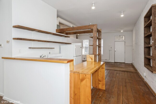 Building Photo - 565 W 18th St
