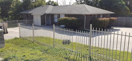 Building Photo - 2801 NW 19th St