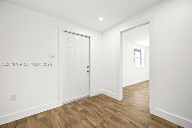 Foto del edificio - 10990 NW 18th Ave