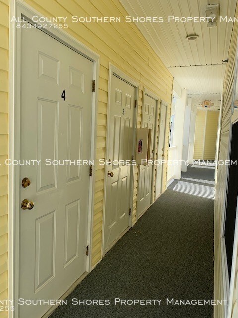 Building Photo - 3 BR 2 BA Third Floor Condo - Fountain Pointe