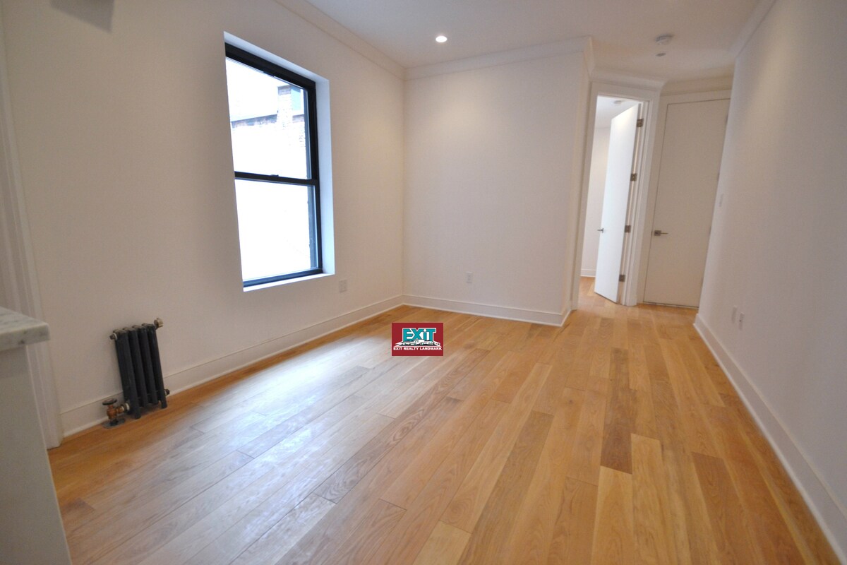 Primary Photo - 205 E 33rd St