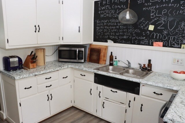 Foto del edificio - 517 N Main St