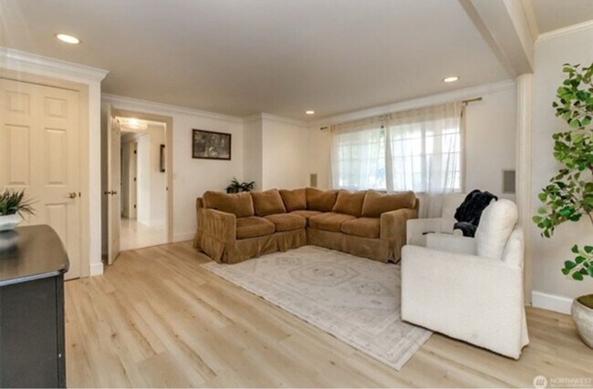 Foto del edificio - 8228 24th St Ct W