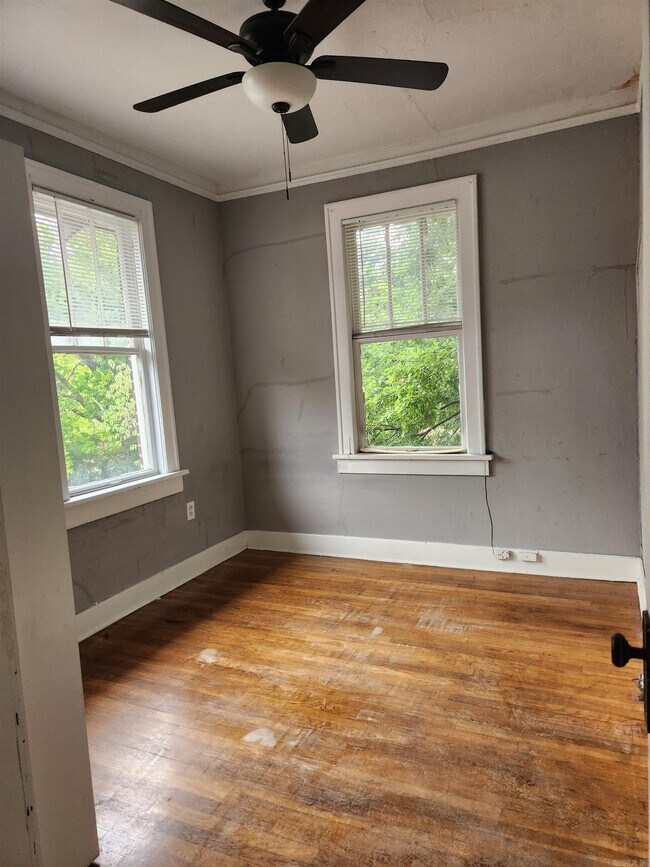 Foto del edificio - 408 E 9th St