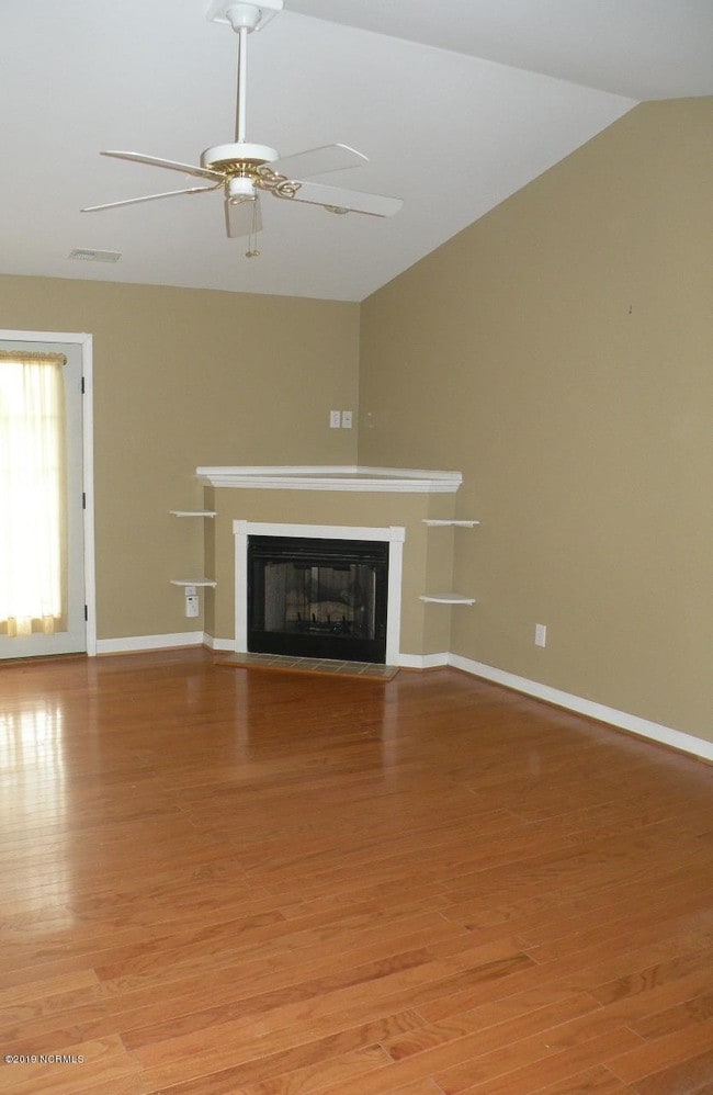 Building Photo - 114 Brody Ln