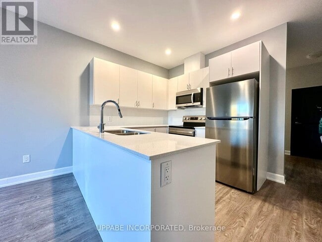 Building Photo - 2380 Cléroux Crescent