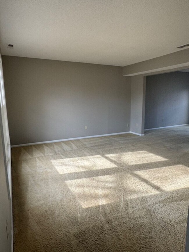 Building Photo - 3225 Pavilion Ct