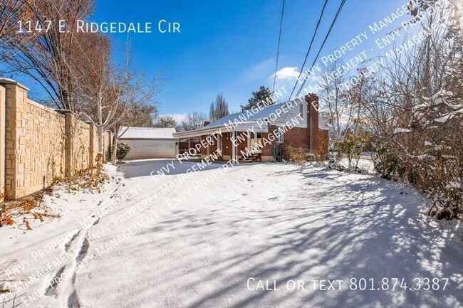 Building Photo - 1147 E Ridgedale Cir