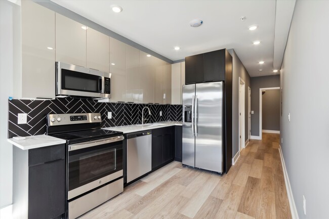 Building Photo - 1615 Poplar St