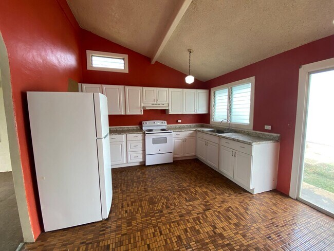 Foto del edificio - Four Bedroom Home
