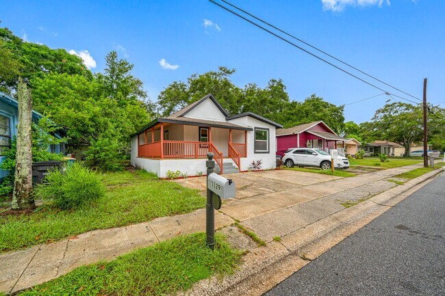 Foto del edificio - Fully Renovated 3-Bedroom, 2-Bathroom Home...