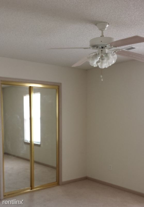 Building Photo - 2 br, 2.5 bath Townhome - 1003 Brentwood Ct