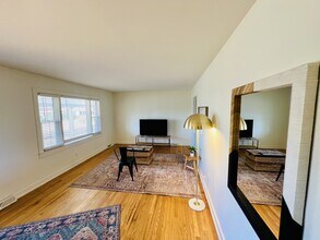 Building Photo - 1813 Alpine Dr