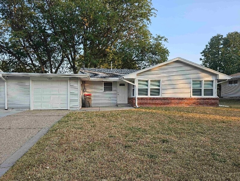 Primary Photo - 5207 W Benton St