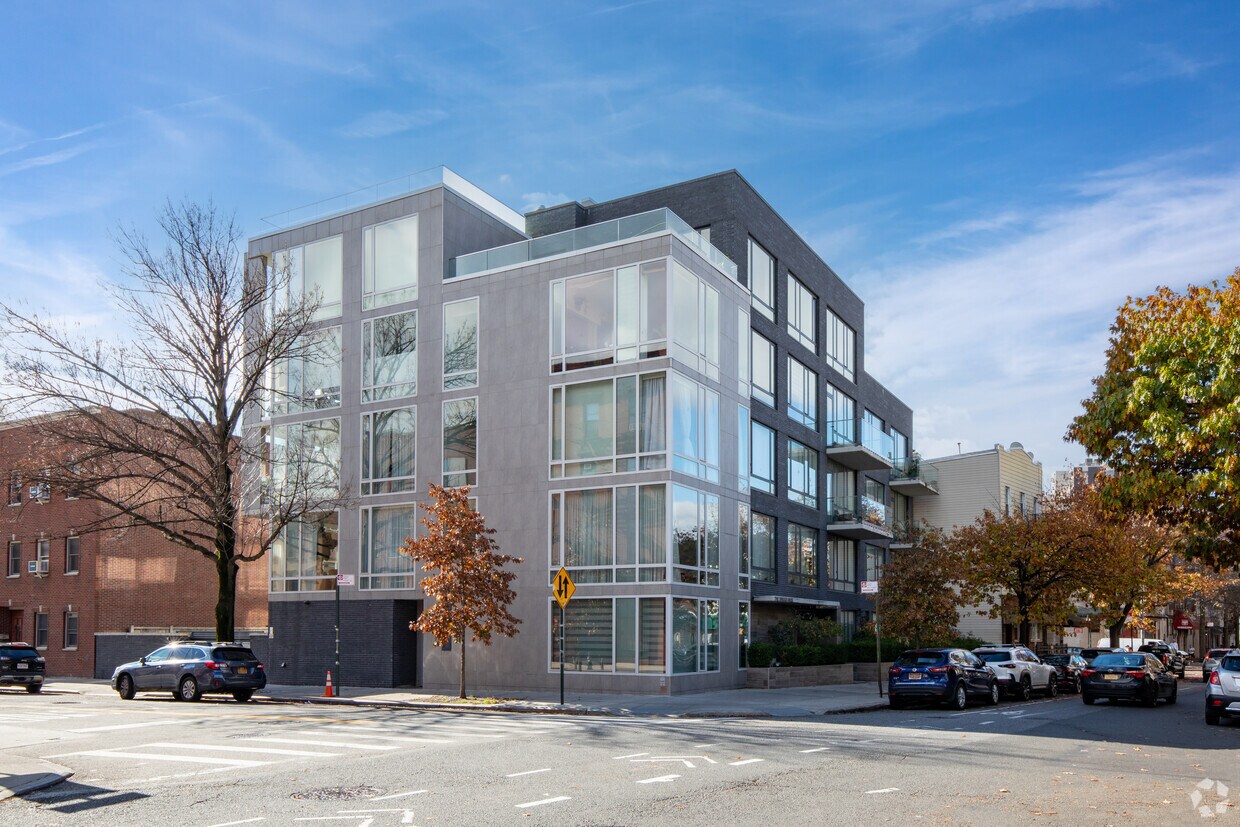 Building Photo - The Driggs Haus